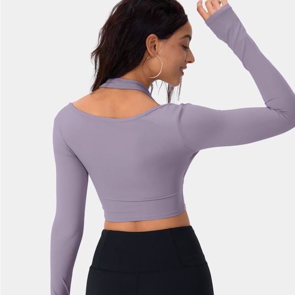 NWT Halara 2-in-1 Sport Cropped Halter Clip Front Long Sleeve w/ Thumb Hole - Picture 3 of 8